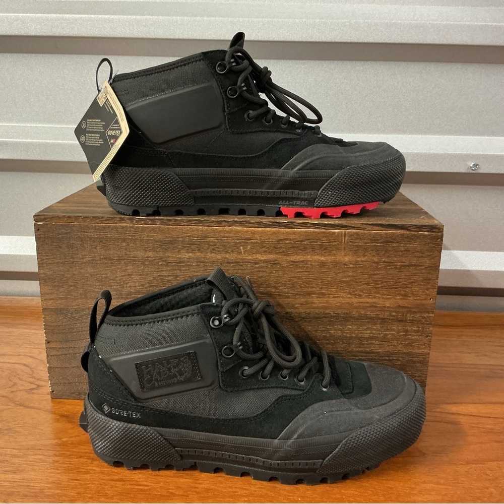Vans Ultracush MTE Half Cab Gore-tex Black Shoe Women Size 8.5
